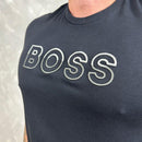 Camiseta Manga Curta Importada Estampa no busto , gola redonda, manga curta e barra reta. - Quality Goods